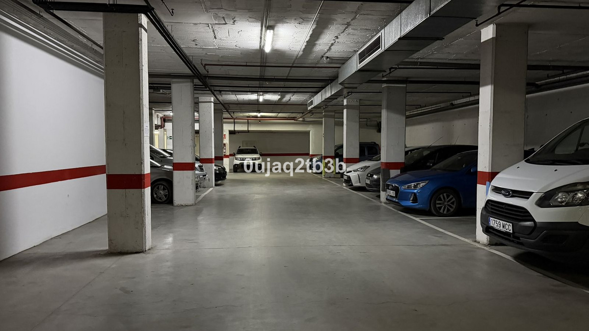 3 Bed, 2 Bath, ApartmentFor Sale, San Pedro de Alcantara, Malaga