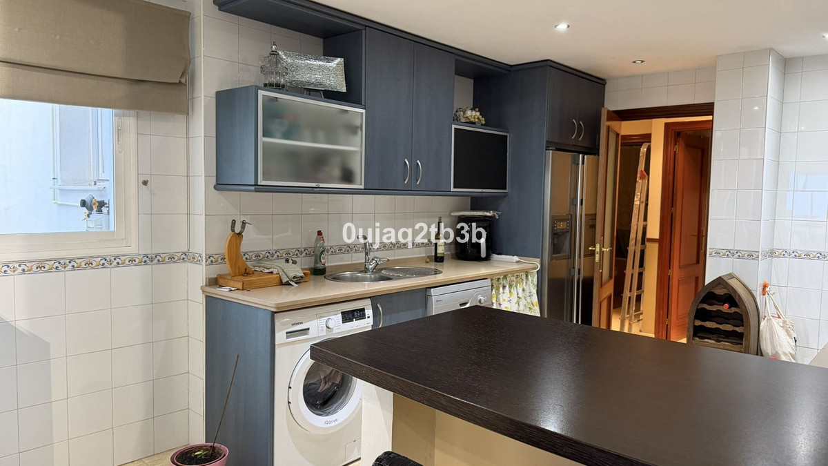 3 Bed, 2 Bath, ApartmentFor Sale, San Pedro de Alcantara, Malaga