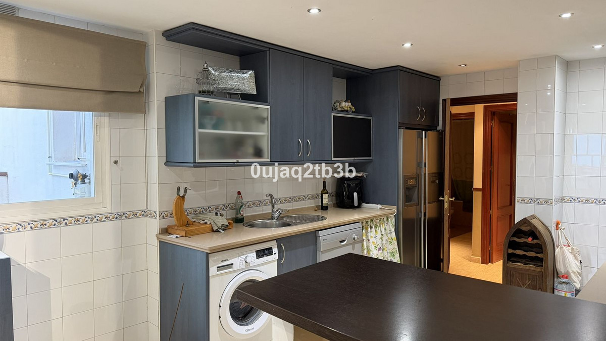 3 Bed, 2 Bath, ApartmentFor Sale, San Pedro de Alcantara, Malaga