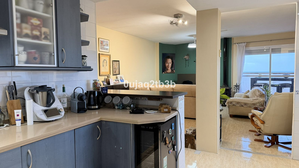 3 Bed, 2 Bath, ApartmentFor Sale, San Pedro de Alcantara, Malaga