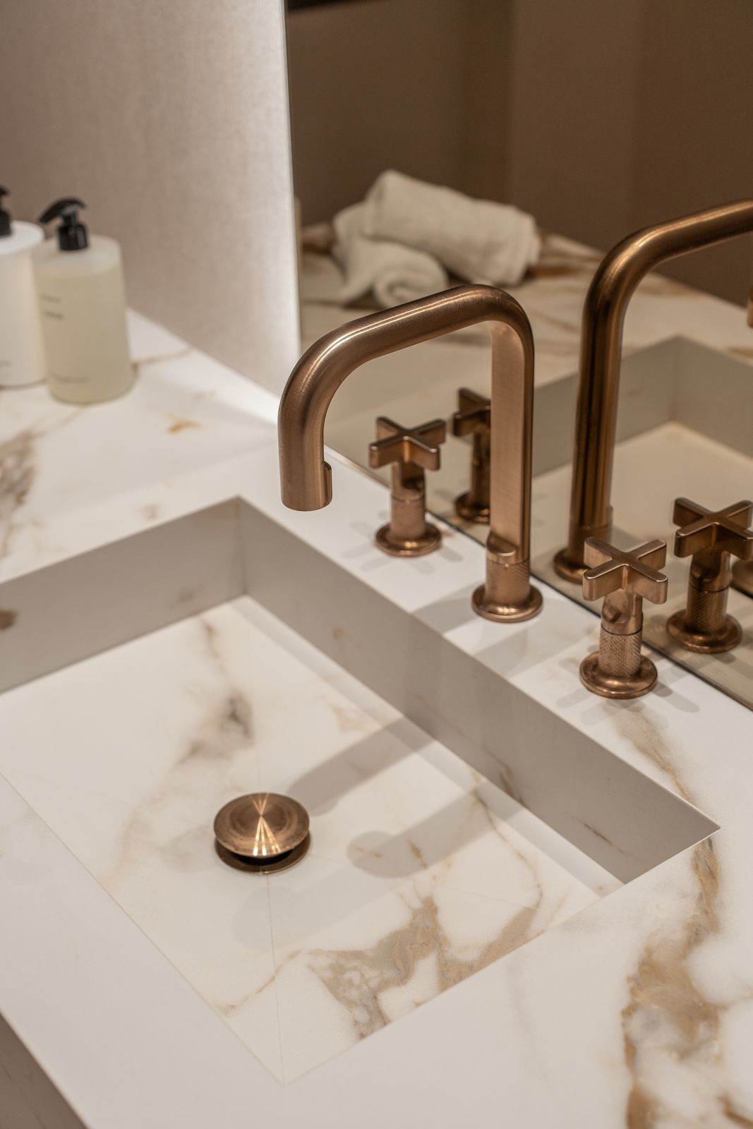 4 Bed, 4 Bath, ApartmentFor Sale, Nueva Andalucia, Malaga