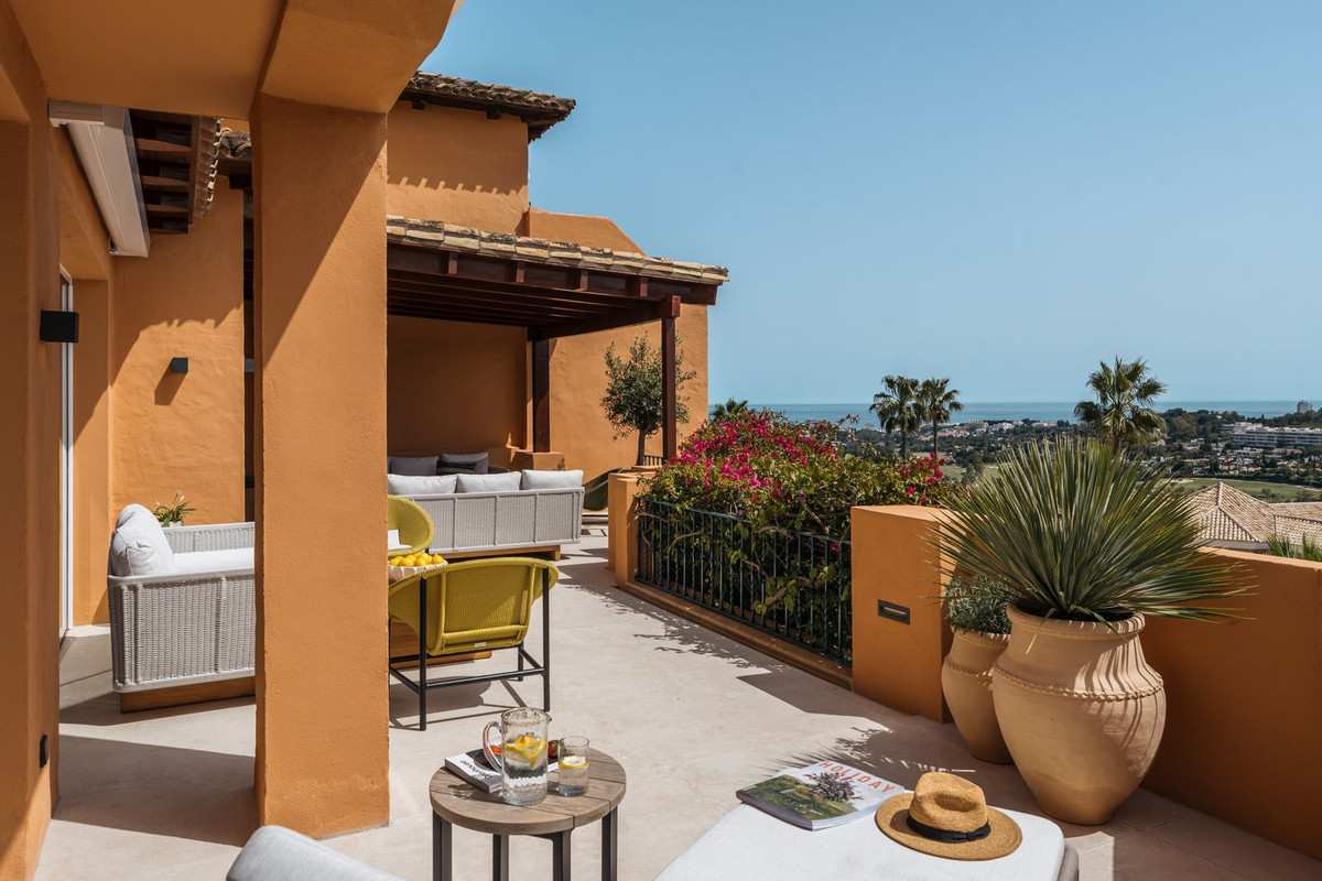 4 Bed, 4 Bath, ApartmentFor Sale, Nueva Andalucia, Malaga