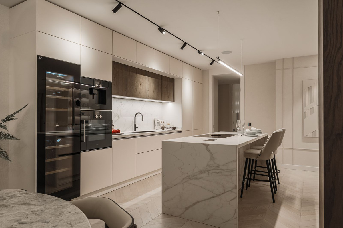 4 Bed, 4 Bath, ApartmentFor Sale, Nueva Andalucia, Malaga