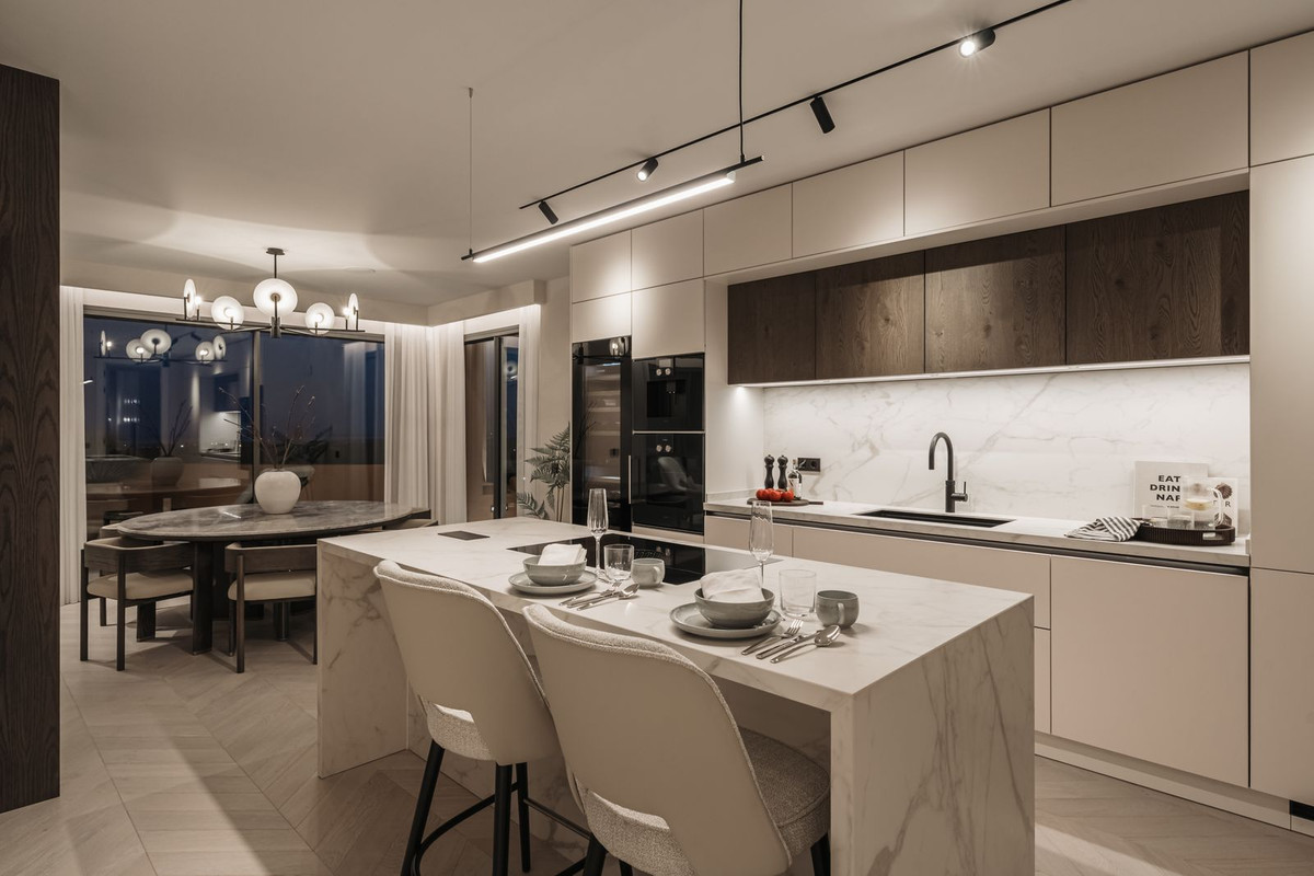 4 Bed, 4 Bath, ApartmentFor Sale, Nueva Andalucia, Malaga