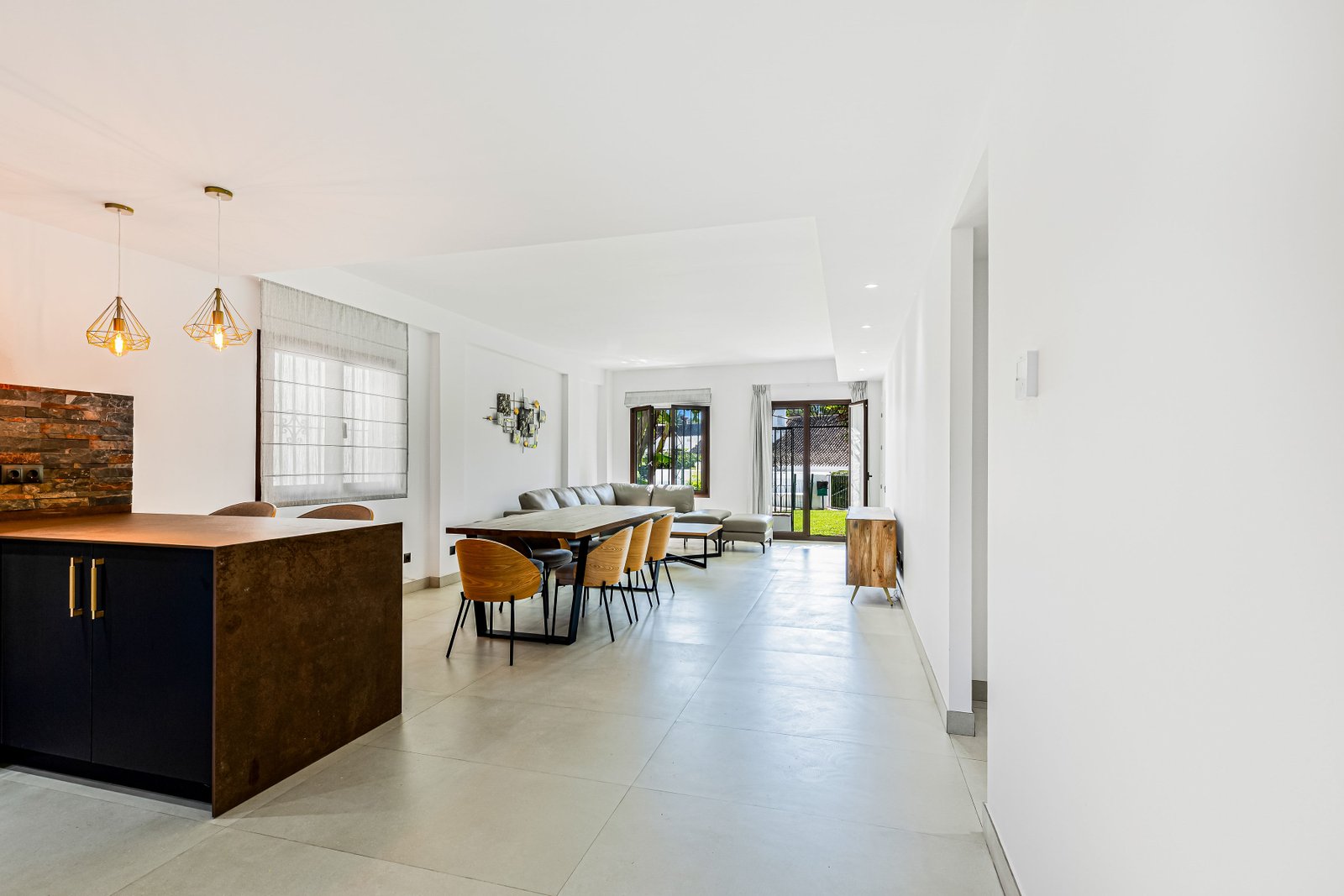 4 Bed, 3 Bath, ApartmentFor Sale, Marbella, Malaga