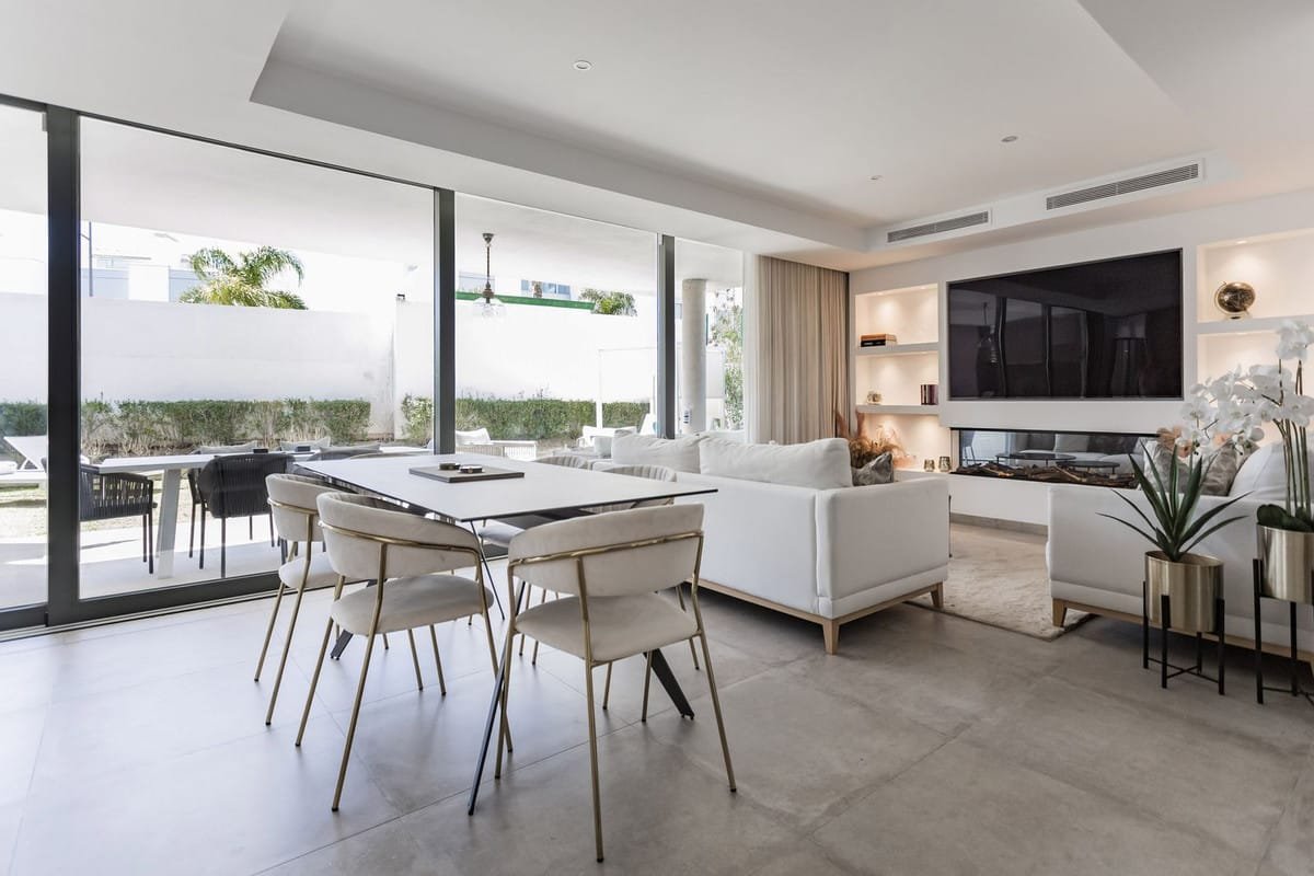 2 Bed, 2 Bath, ApartmentFor Sale, Estepona, Malaga