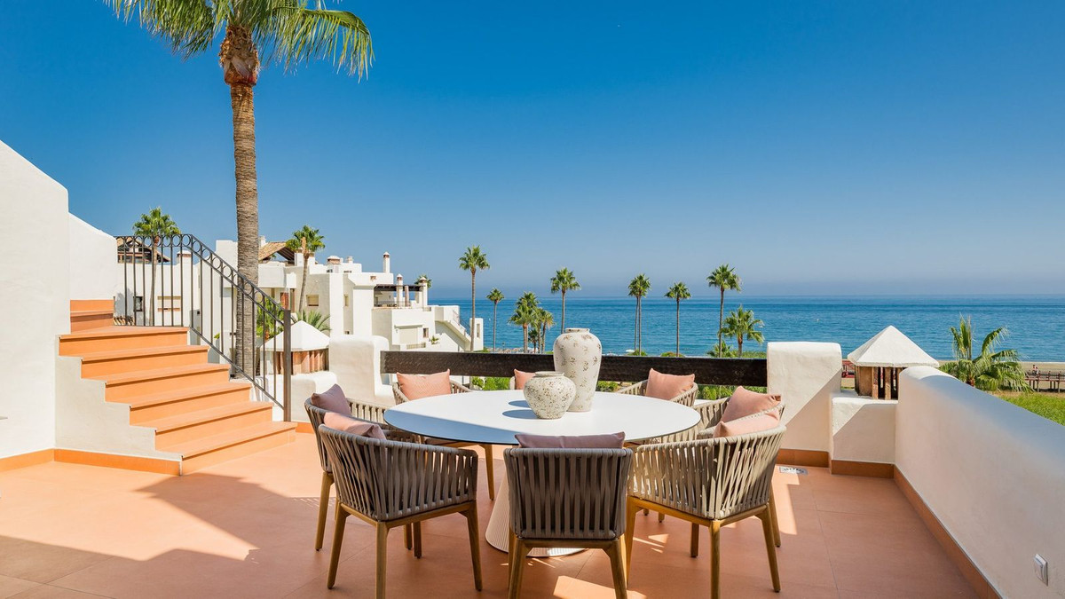 3 Bed, 3 Bath, ApartmentFor Sale, Estepona, Malaga