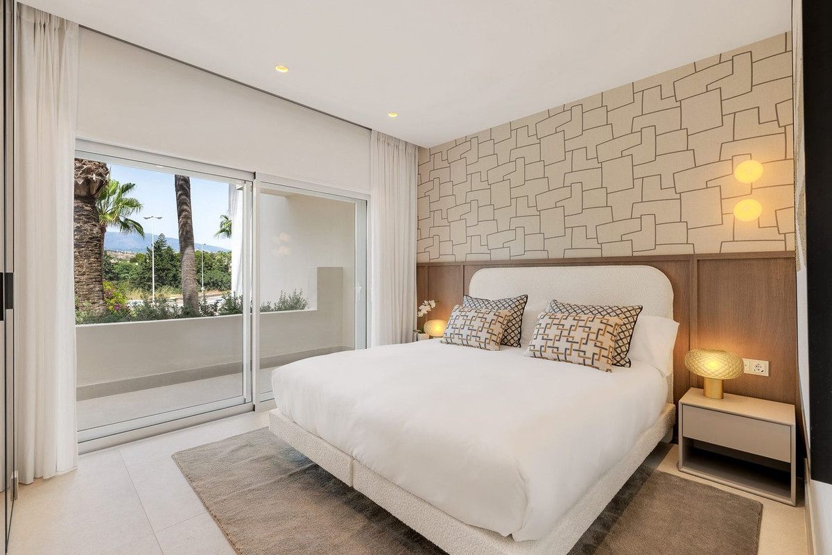 3 Bed, 2 Bath, ApartmentFor Sale, Estepona, Malaga