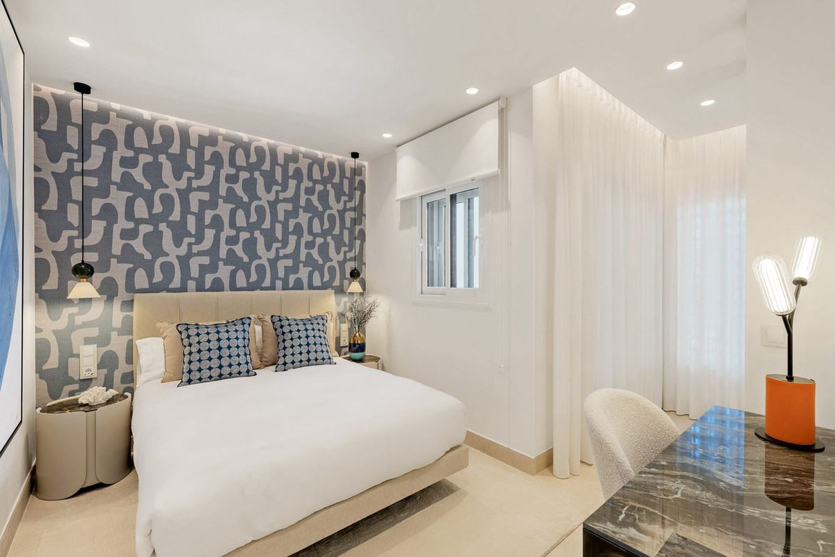 3 Bed, 2 Bath, ApartmentFor Sale, Estepona, Malaga