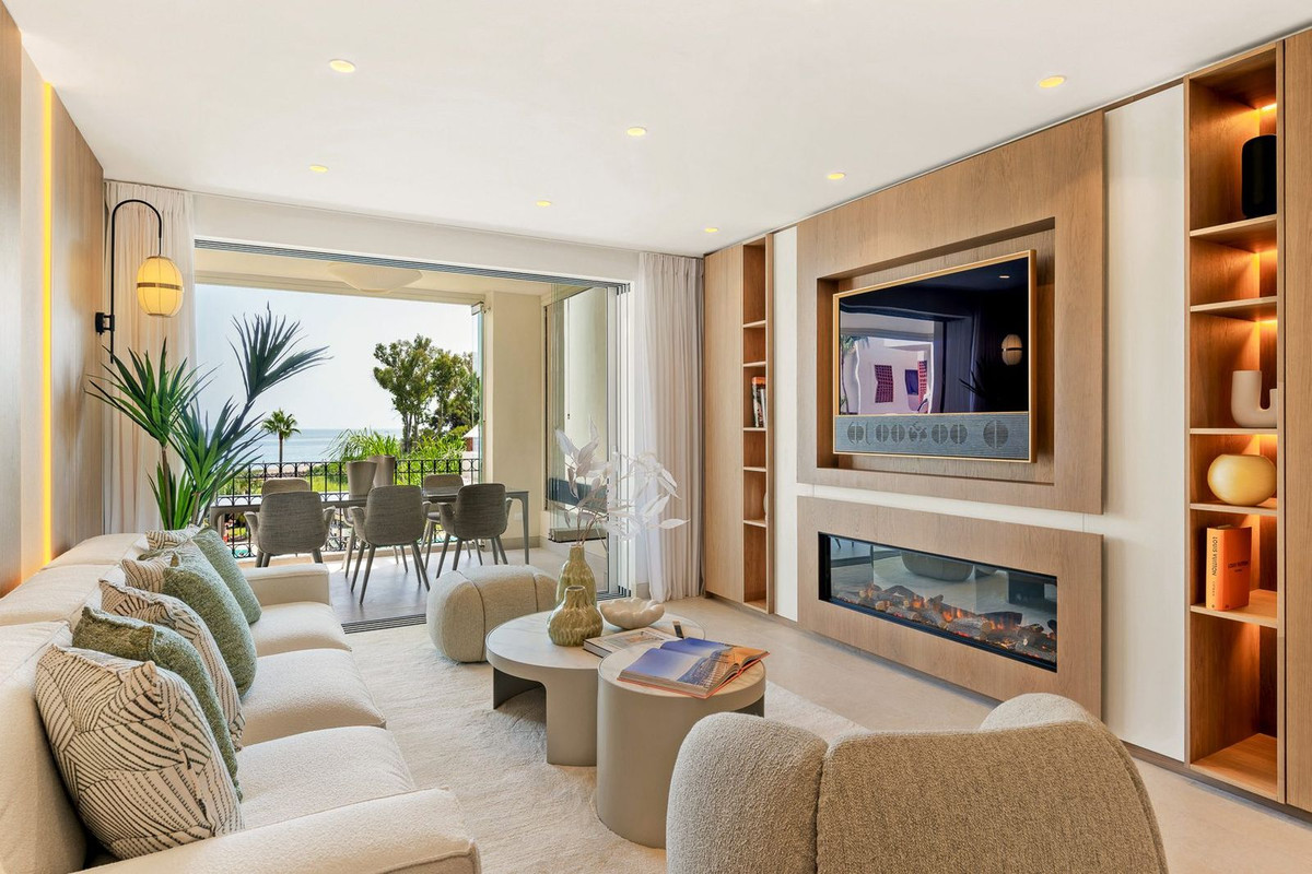 3 Bed, 2 Bath, ApartmentFor Sale, Estepona, Malaga