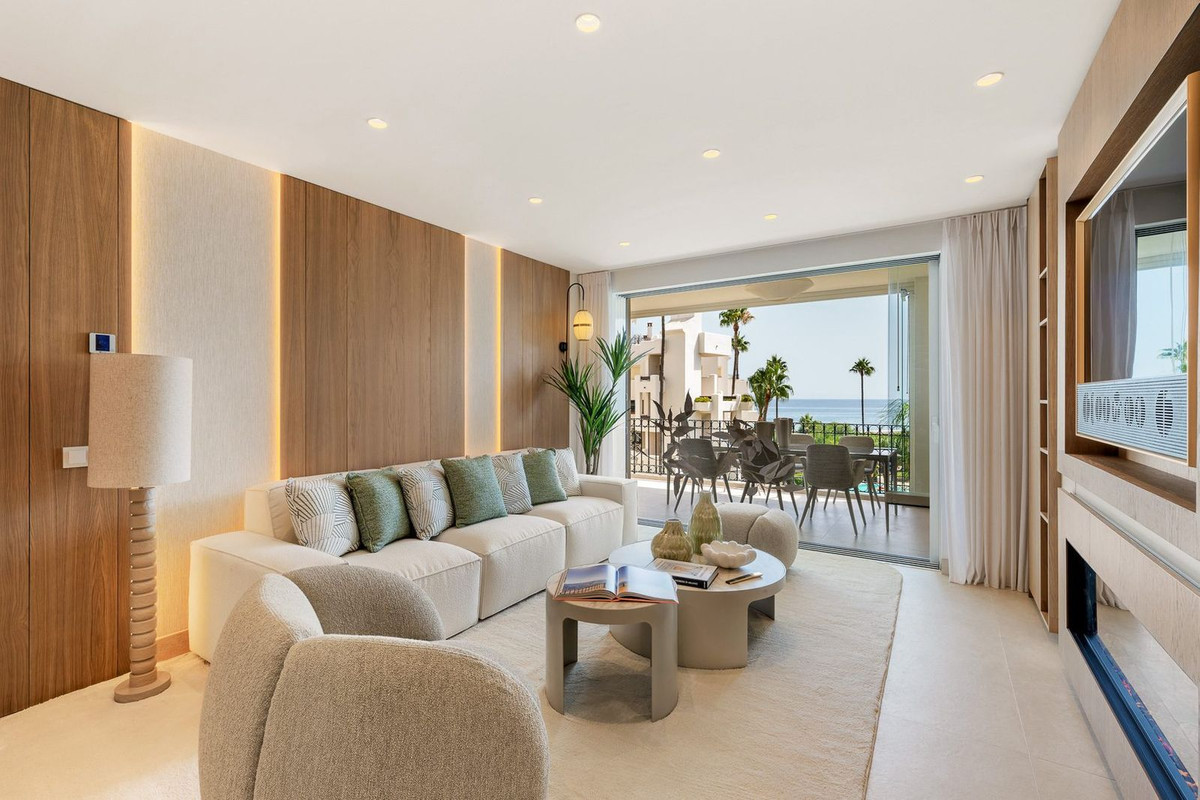 3 Bed, 2 Bath, ApartmentFor Sale, Estepona, Malaga