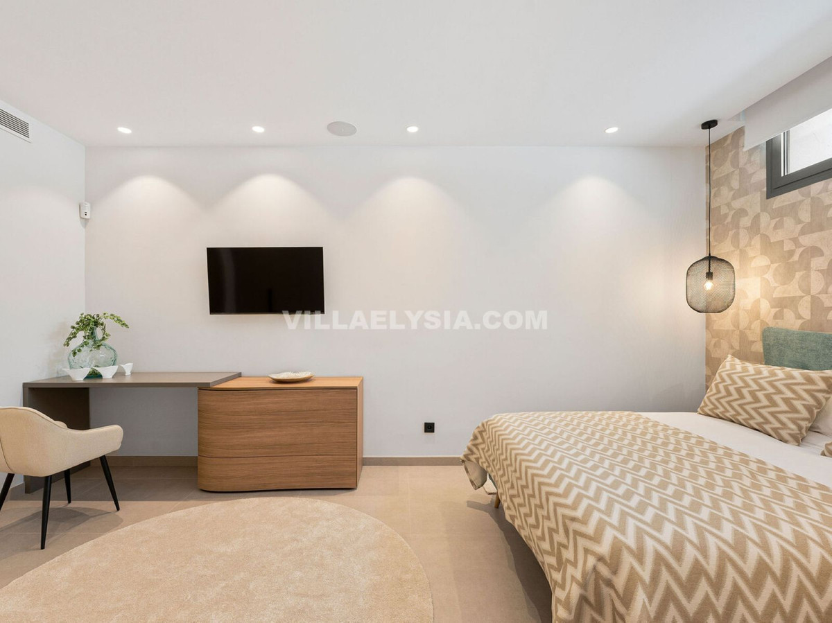 4 Bed, 5 Bath, HouseFor Sale, Nueva Andalucia, Malaga