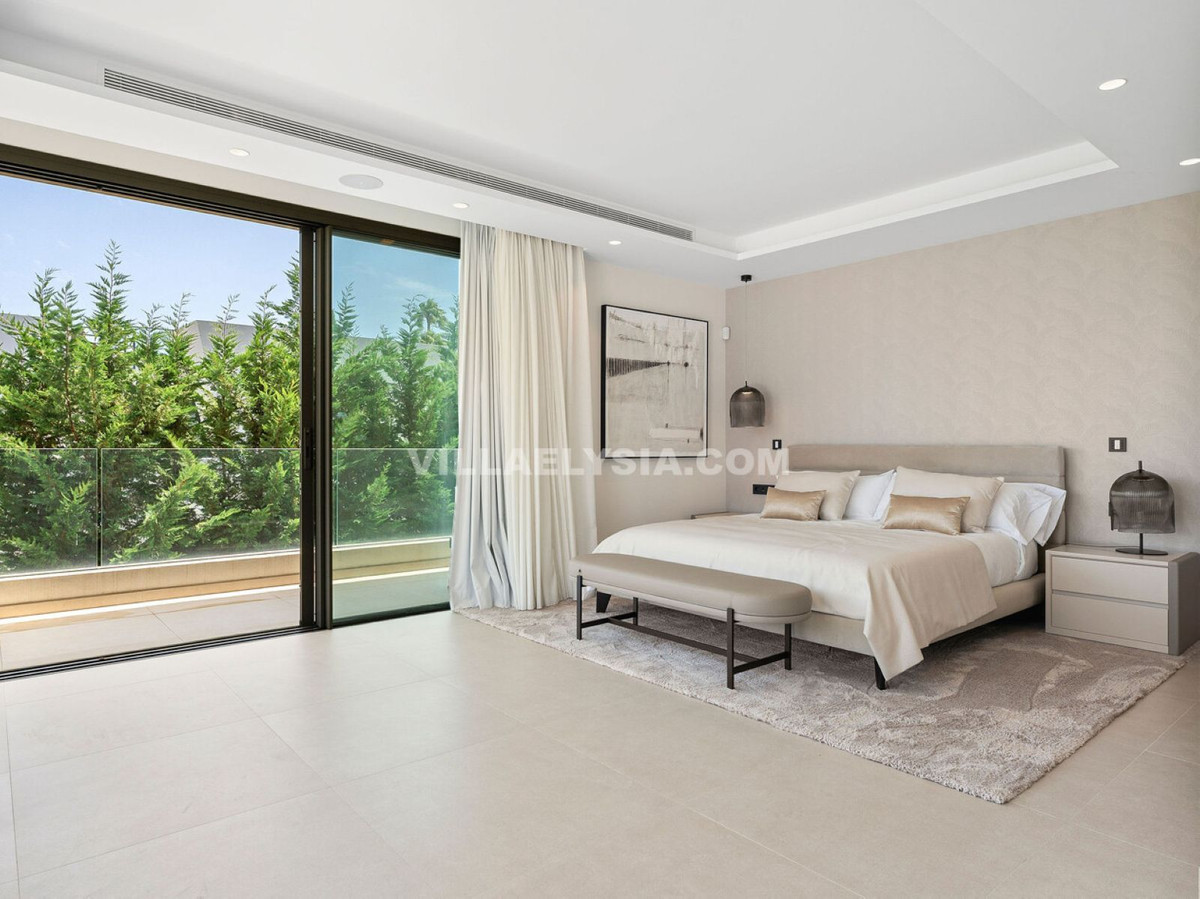 4 Bed, 5 Bath, HouseFor Sale, Nueva Andalucia, Malaga