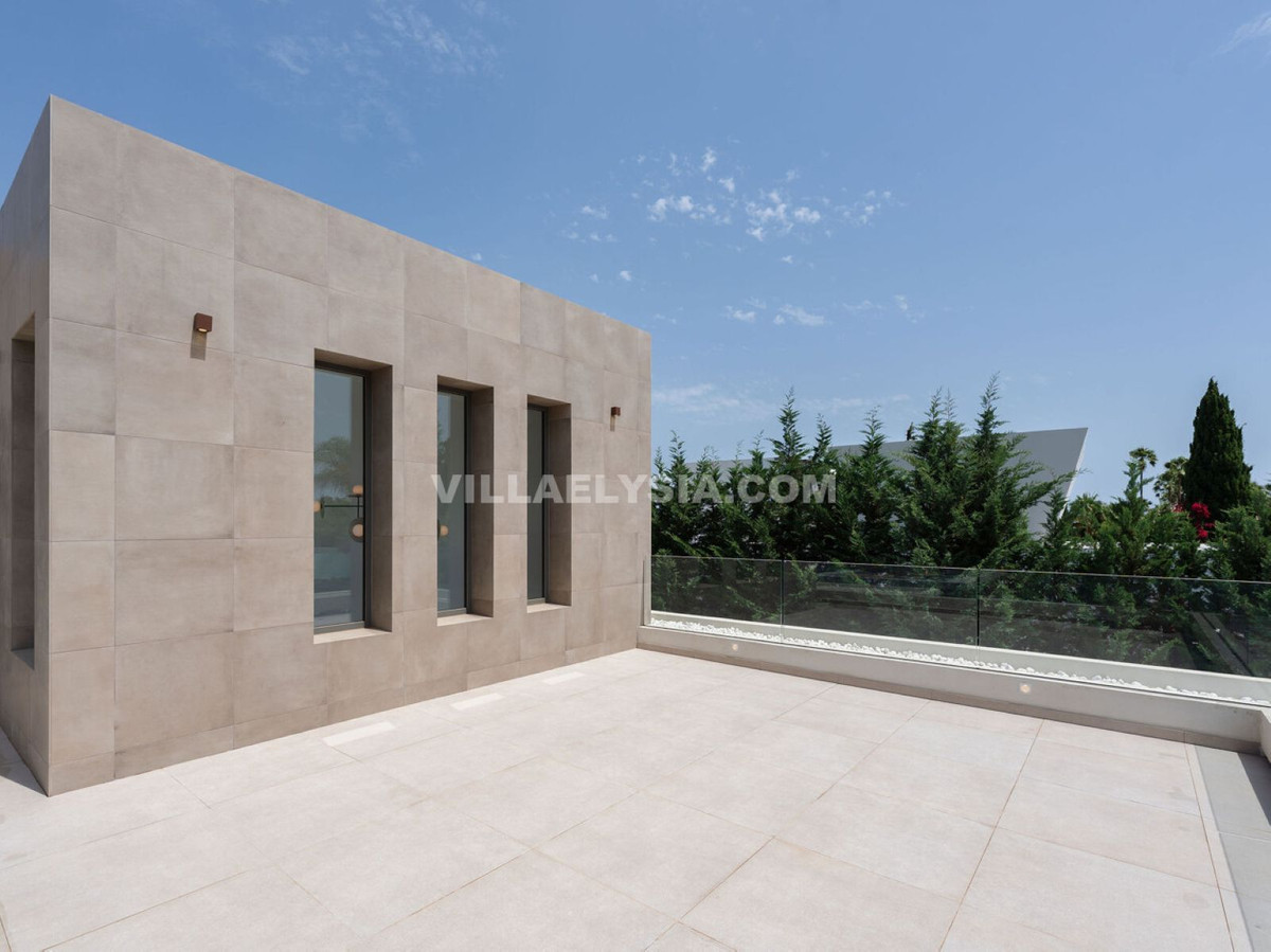 4 Bed, 5 Bath, HouseFor Sale, Nueva Andalucia, Malaga