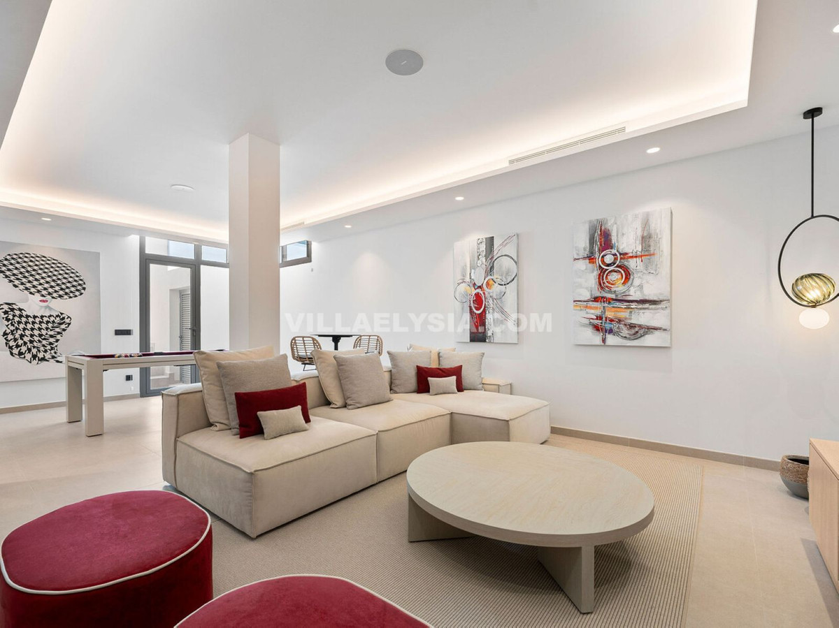 4 Bed, 5 Bath, HouseFor Sale, Nueva Andalucia, Malaga