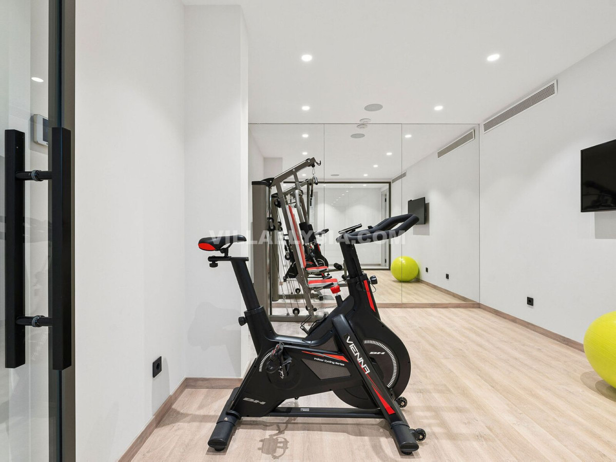 4 Bed, 5 Bath, HouseFor Sale, Nueva Andalucia, Malaga