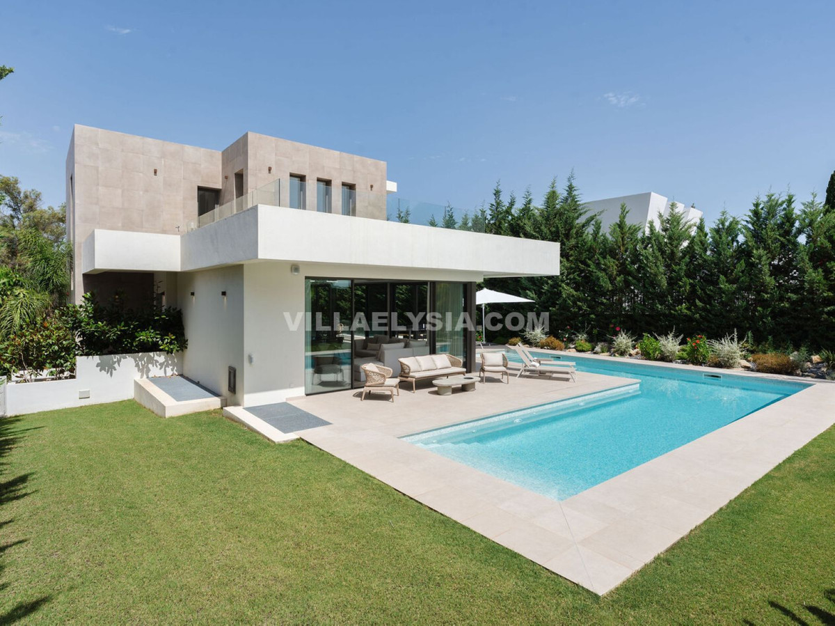 4 Bed, 5 Bath, HouseFor Sale, Nueva Andalucia, Malaga