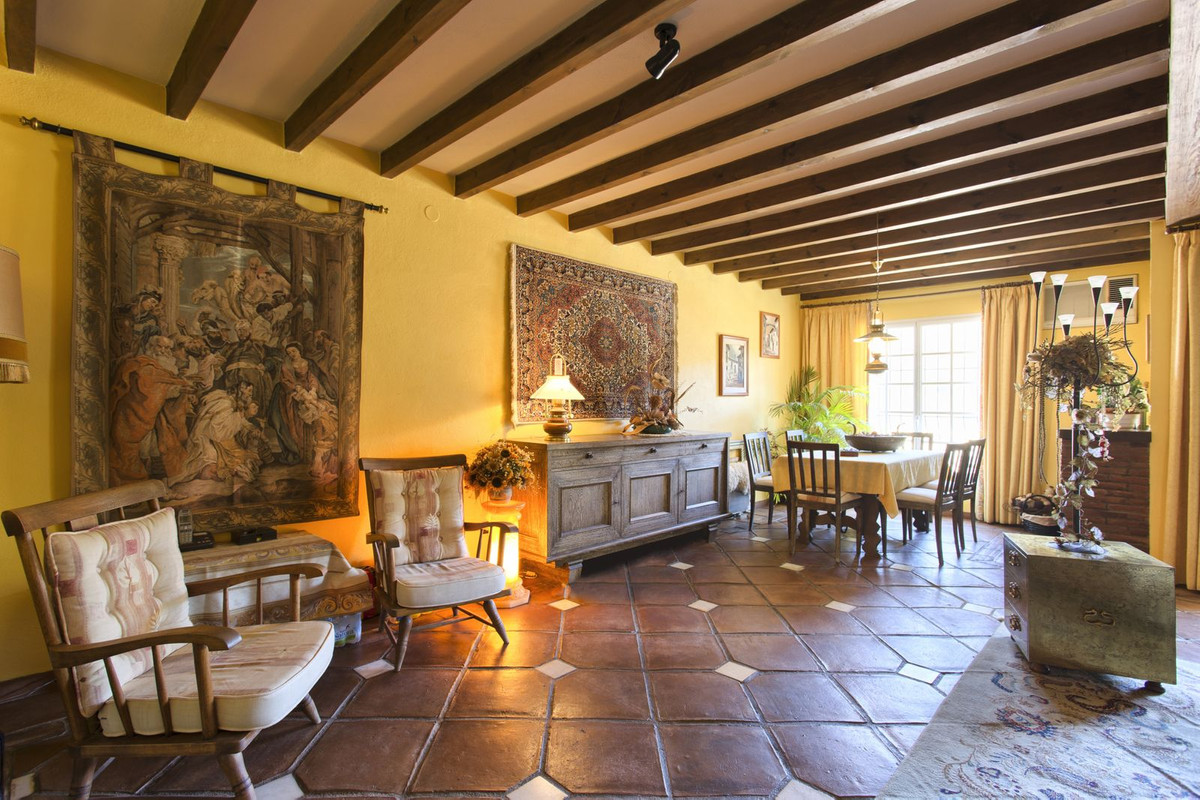 3 Bed, 2 Bath, HouseFor Sale, Benahavis, Malaga