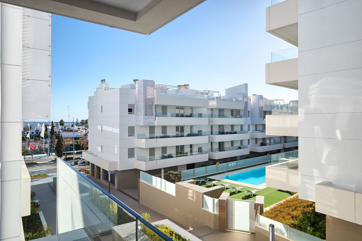 3 Bed, 2 Bath, ApartmentFor Sale, San Pedro de Alcantara, Malaga