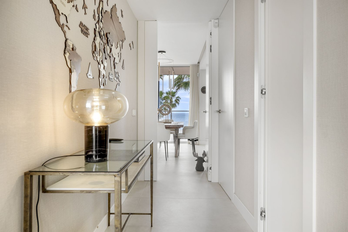 3 Bed, 2 Bath, ApartmentFor Sale, Estepona, Malaga