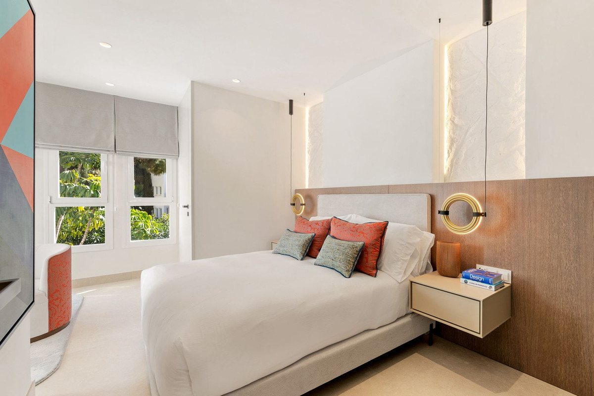 3 Bed, 2 Bath, ApartmentFor Sale, Los Monteros, Malaga