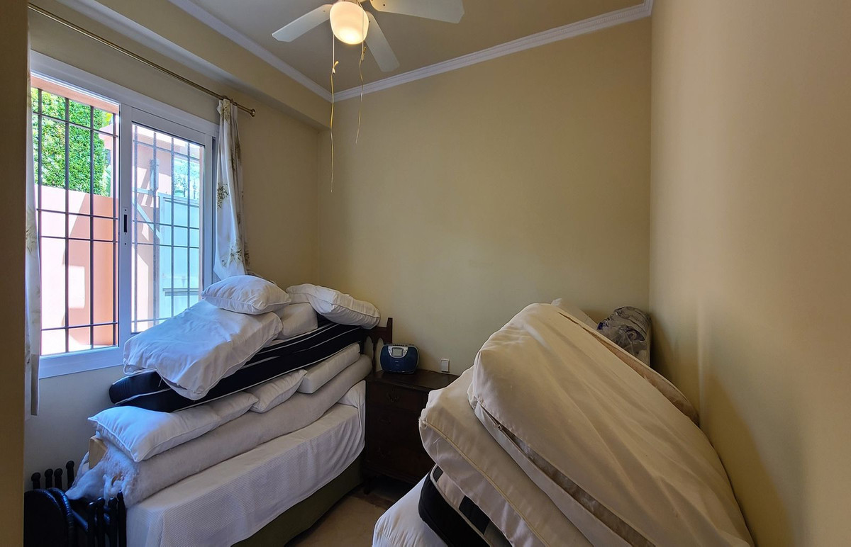 5 Bed, 4 Bath, HouseFor Sale, The Golden Mile, Malaga