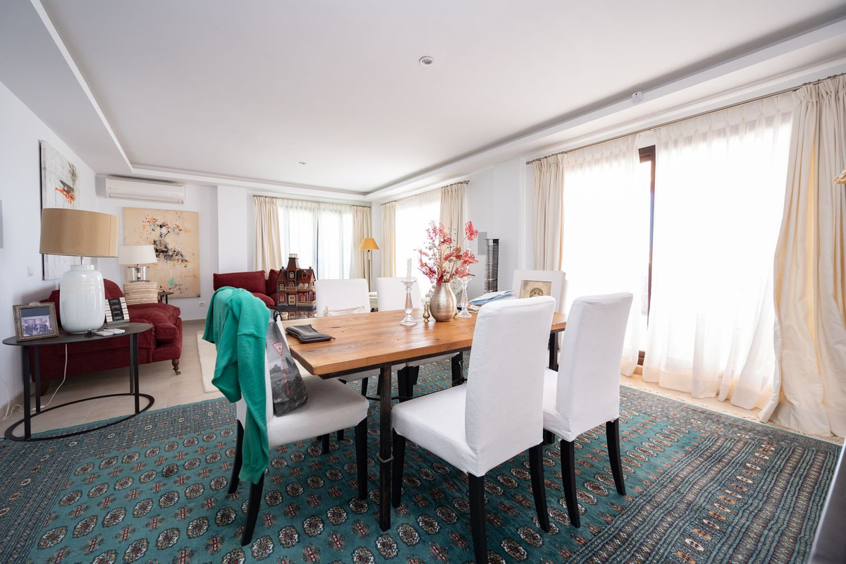 3 Bed, 3 Bath, ApartmentFor Sale, Los Monteros, Malaga