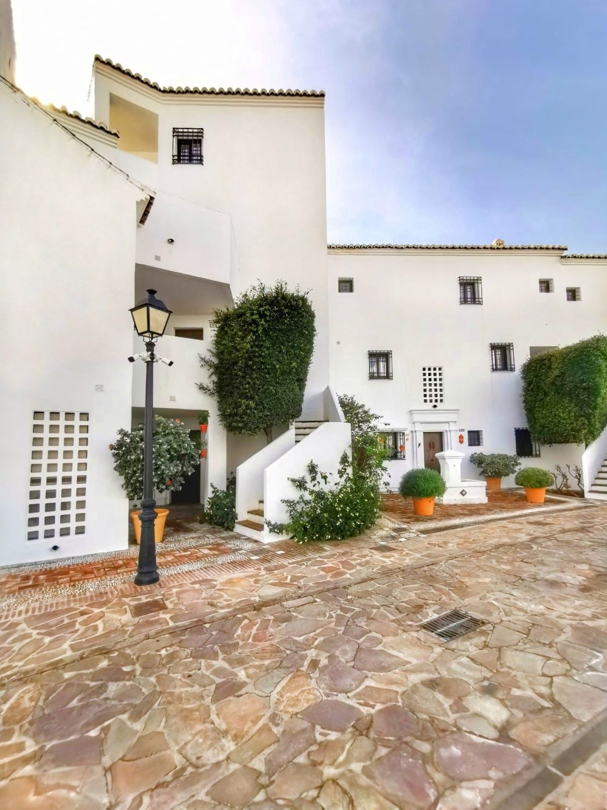 4 Bed, 3 Bath, ApartmentFor Sale, Los Monteros, Malaga