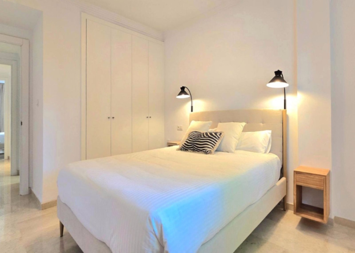 3 Bed, 2 Bath, ApartmentFor Sale, Río Real, Malaga