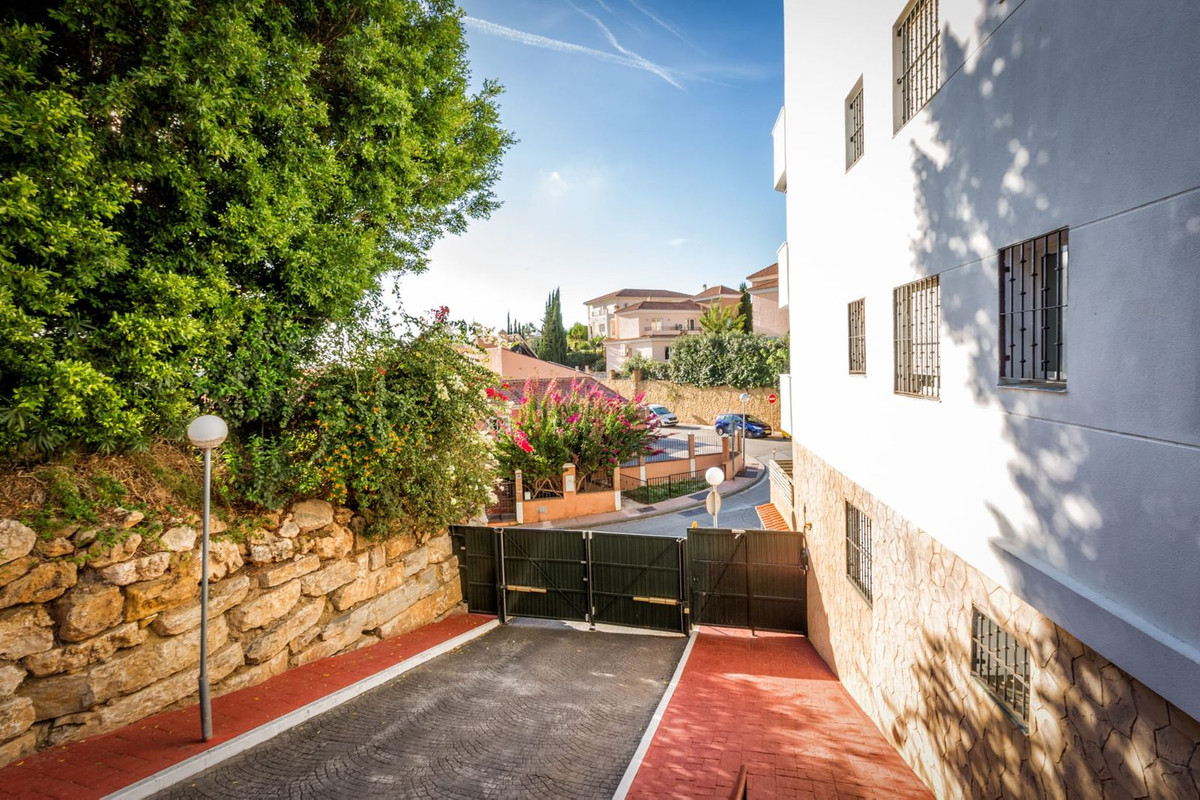 2 Bed, 1 Bath, ApartmentFor Sale, Riviera Del Sol, Malaga