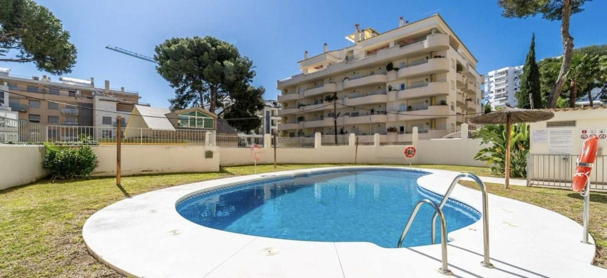 3 Bed, 2 Bath, ApartmentFor Sale, Benalmadena Costa, Malaga