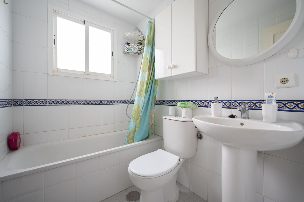 3 Bed, 2 Bath, ApartmentFor Sale, Riviera Del Sol, Malaga