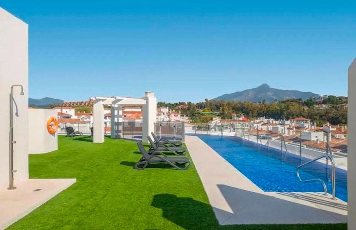 3 Bed, 2 Bath, ApartmentFor Sale, Nueva Andalucia, Malaga