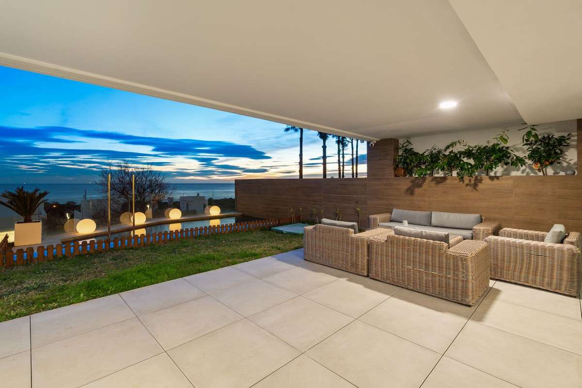 3 Bed, 2 Bath, ApartmentFor Sale, Cabopino, Malaga