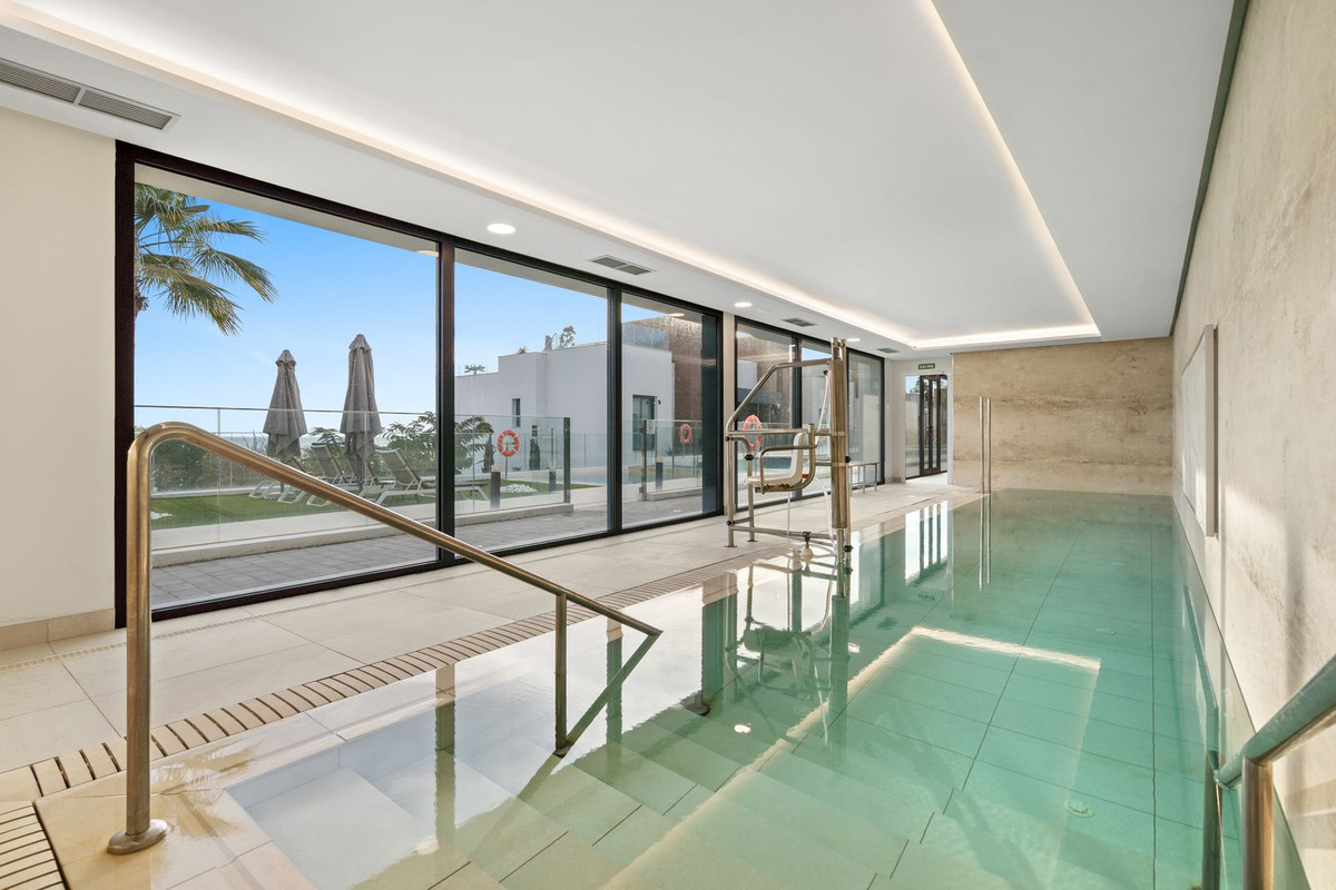 3 Bed, 2 Bath, ApartmentFor Sale, Cabopino, Malaga