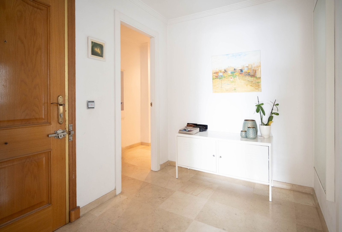 4 Bed, 3 Bath, ApartmentFor Sale, Marbella, Malaga