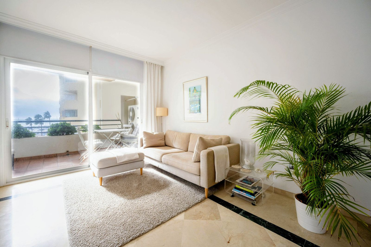 4 Bed, 3 Bath, ApartmentFor Sale, Marbella, Malaga