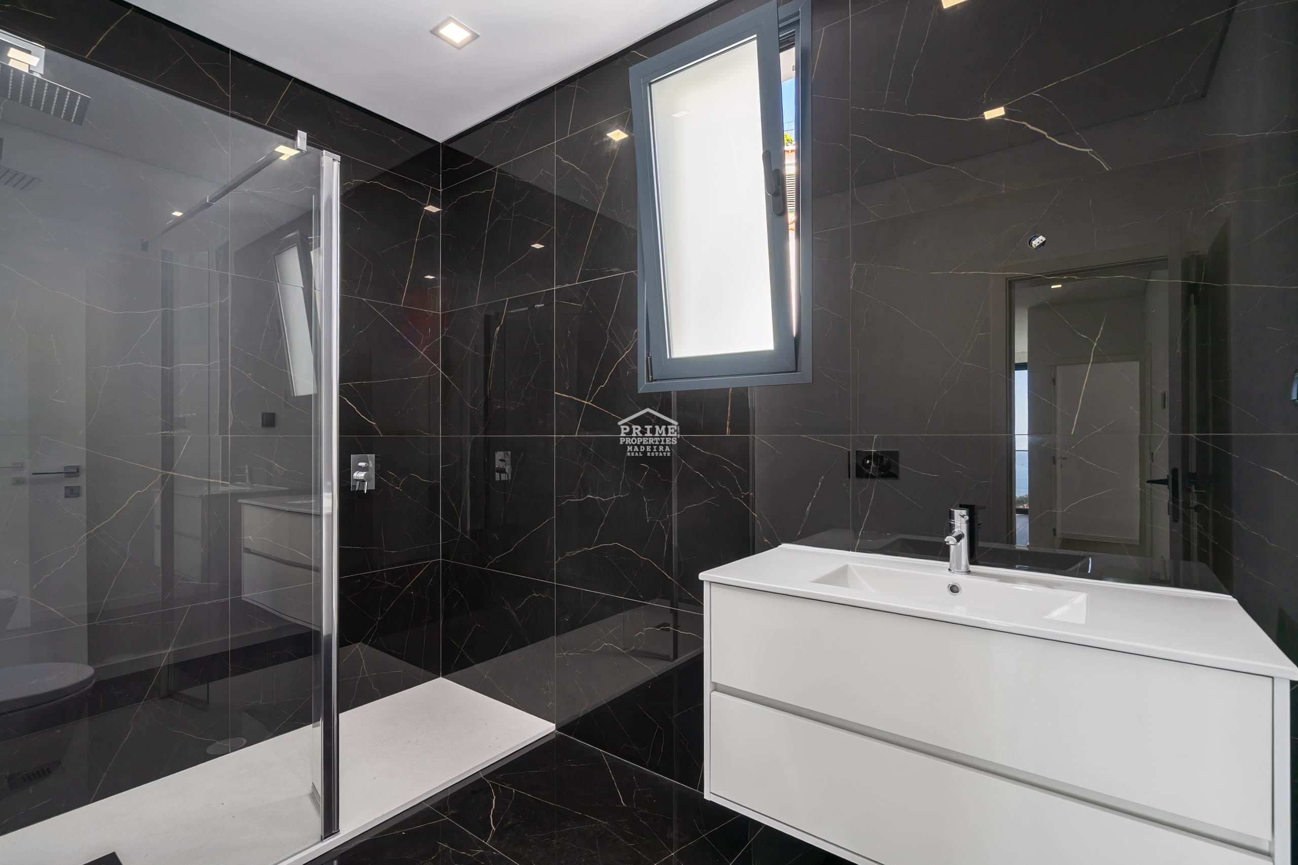 3 Bed, 3 Bath, HouseFor Sale, Funchal, Ilha da Madeira, 9050-091