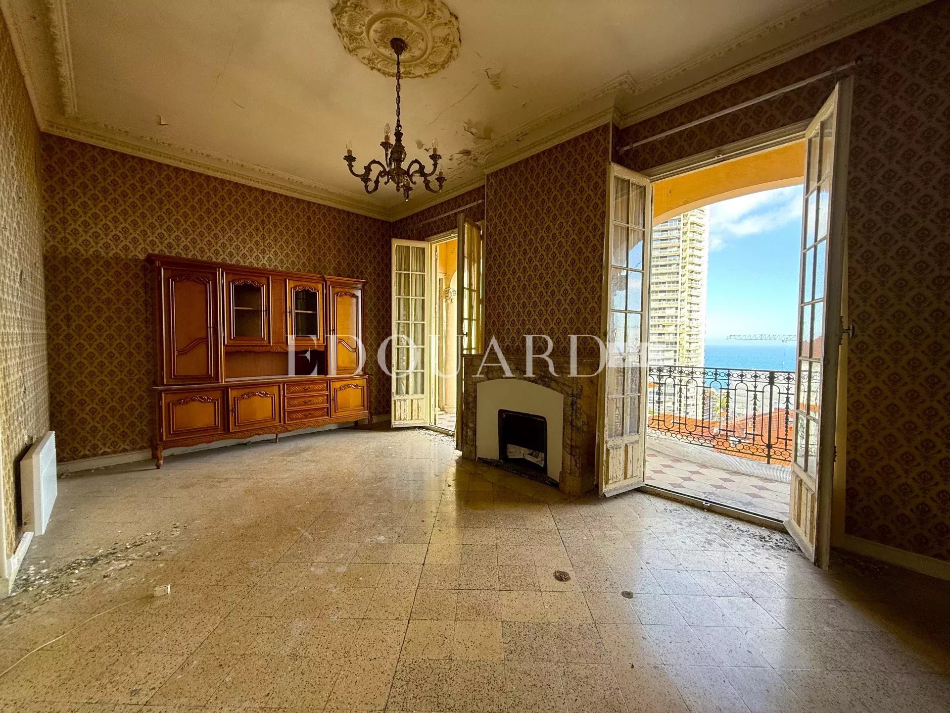 2 Bed, 1 Bath, ApartmentFor Sale, Beausoleil, Alpes-Maritimes