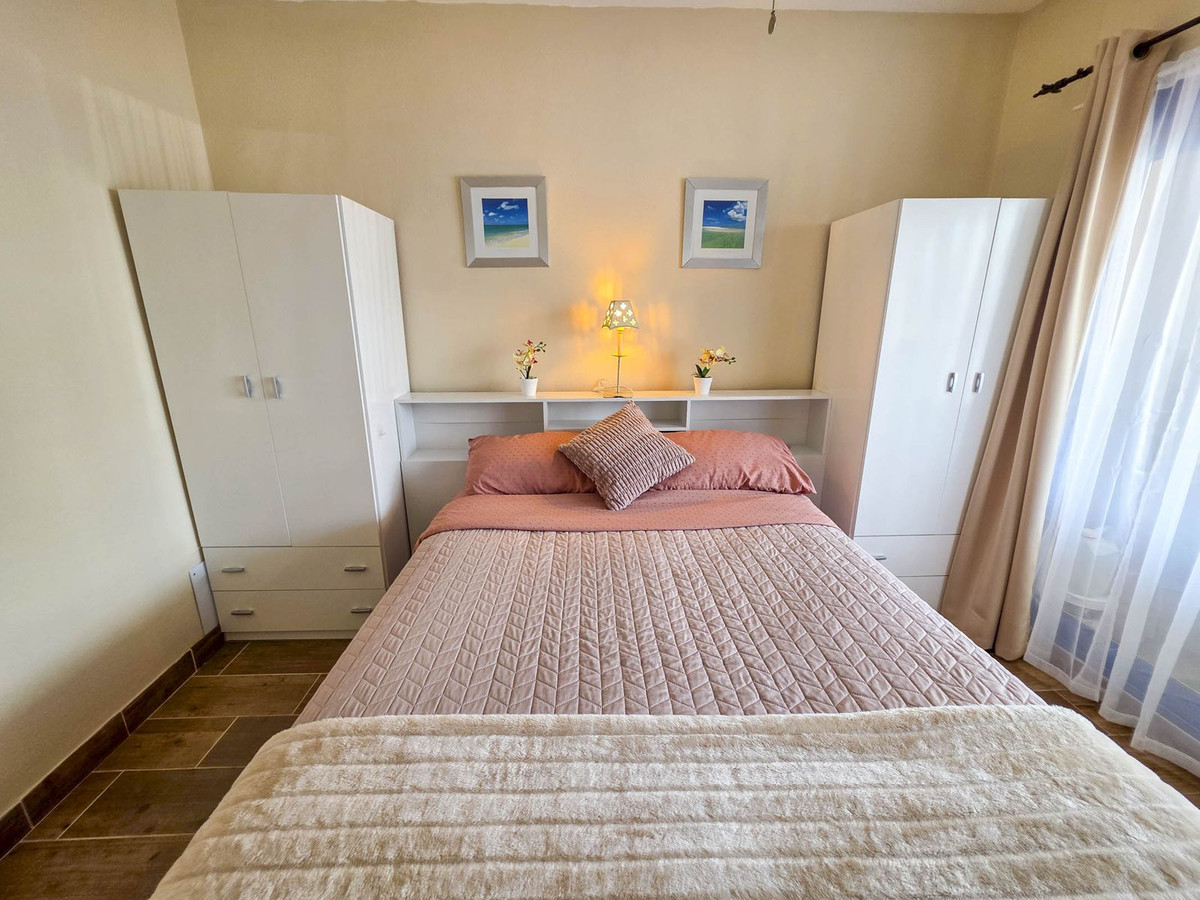 2 Bed, 2 Bath, ApartmentFor Sale, La Duquesa, Malaga