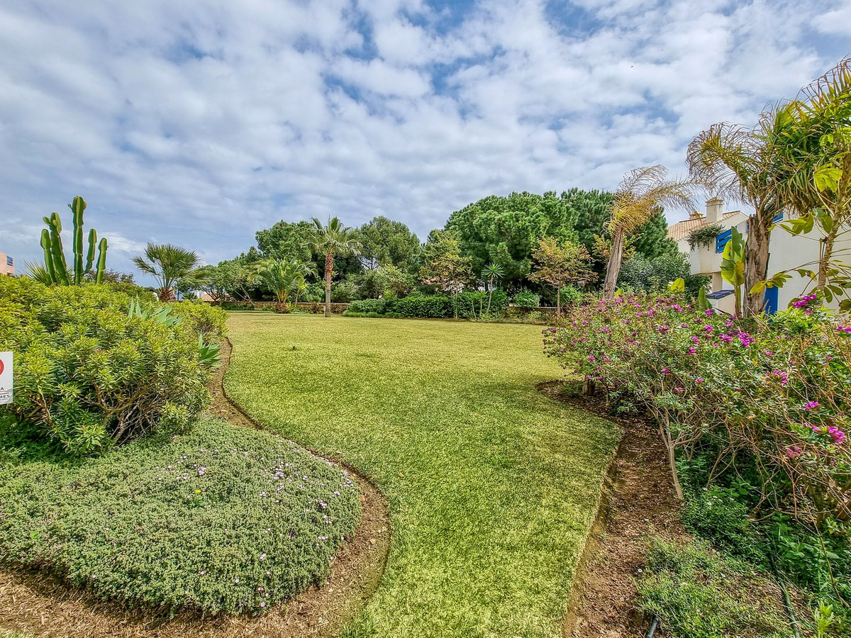 2 Bed, 2 Bath, ApartmentFor Sale, La Duquesa, Malaga