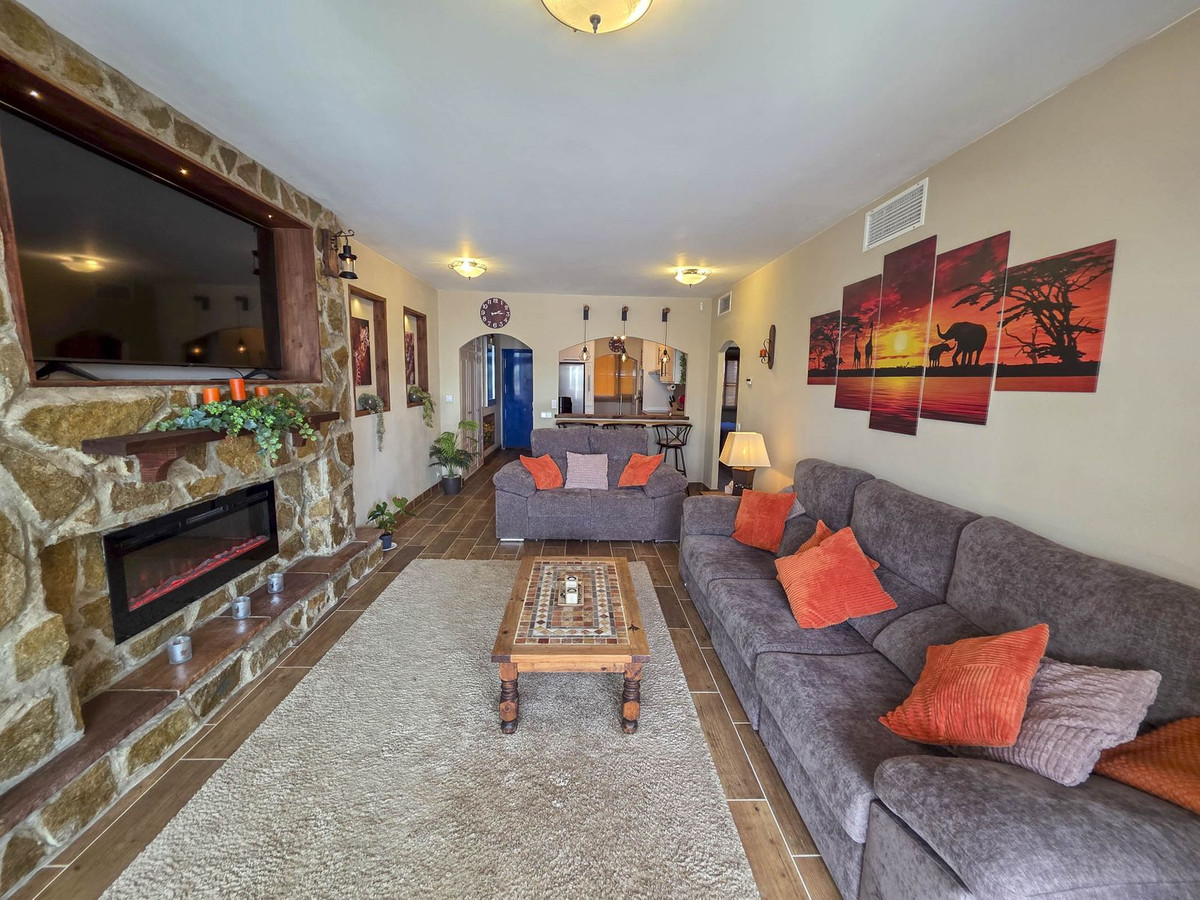 2 Bed, 2 Bath, ApartmentFor Sale, La Duquesa, Malaga