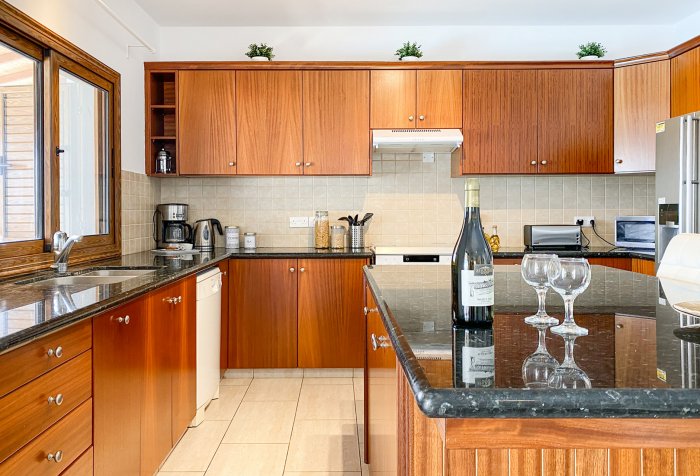 4 Bed, 3 Bath, HouseFor Sale, Paphos, Paphos