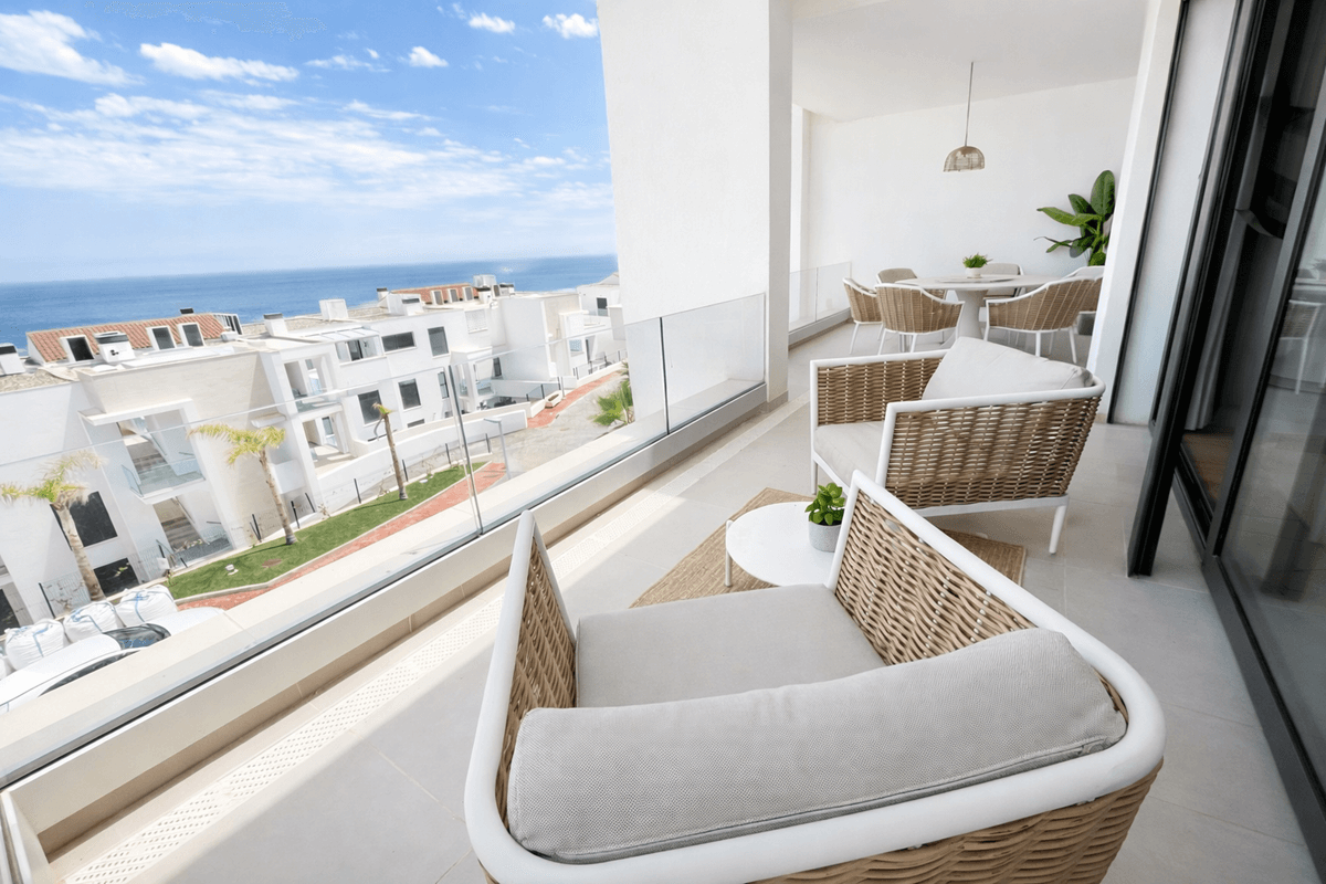 3 Bed, 2 Bath, ApartmentFor Sale, La Alcaidesa, Malaga