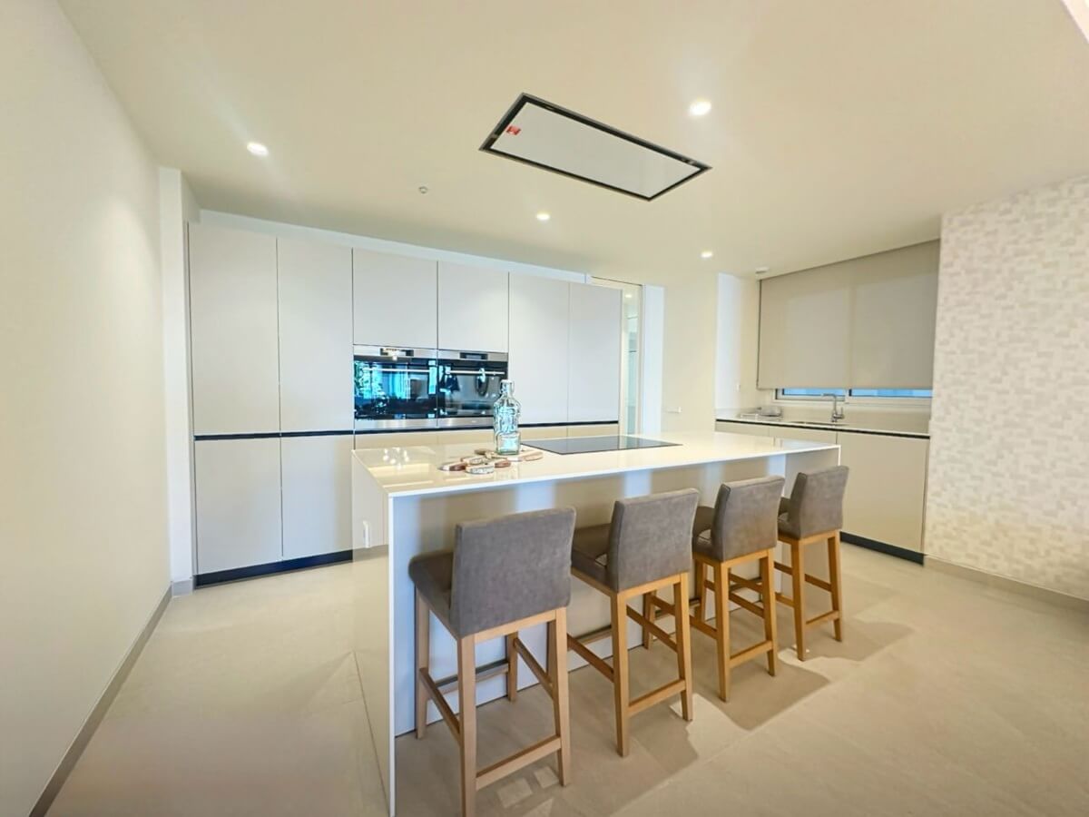 3 Bed, 3 Bath, ApartmentFor Sale, Estepona, Malaga