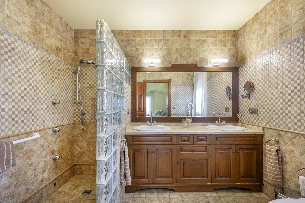 5 Bed, 5 Bath, HouseFor Sale, Torrevieja, Alicante