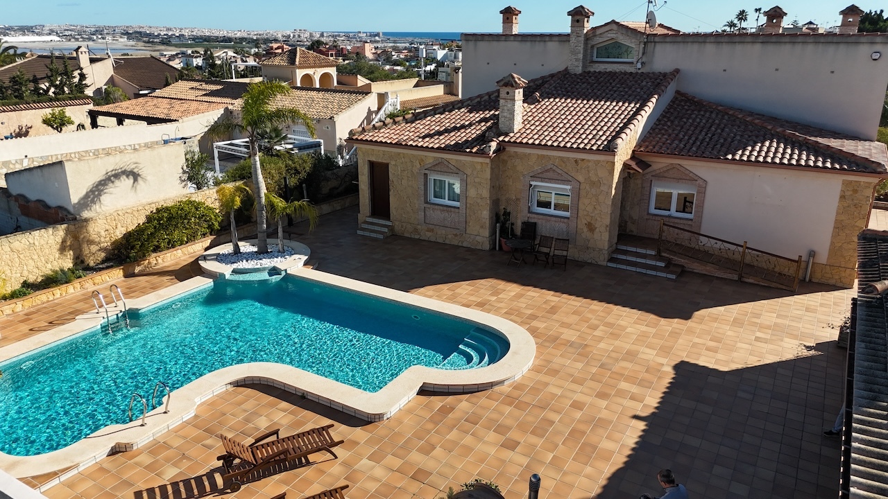 5 Bed, 5 Bath, HouseFor Sale, Torrevieja, Alicante