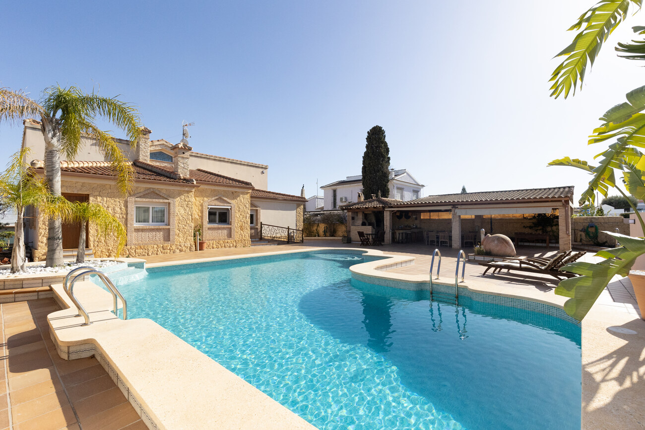 5 Bed, 5 Bath, HouseFor Sale, Torrevieja, Alicante