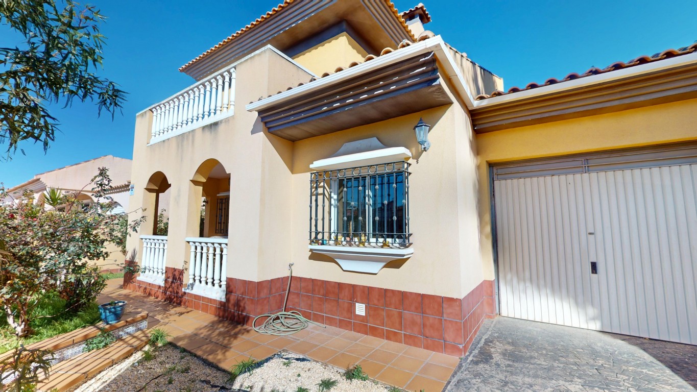 4 Bed, 2 Bath, HouseFor Sale, Los Alcazares, Murcia