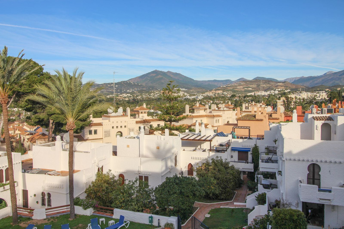 2 Bed, 2 Bath, ApartmentFor Sale, Nueva Andalucia, Malaga